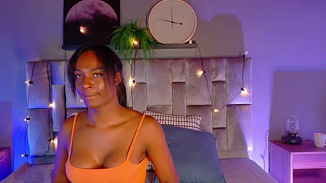 Snapshot of nahomi_campbell chatting on October 8, 2025, 7:36 pm nahomi campbell online show from October 8, 2025, 7:36 pm