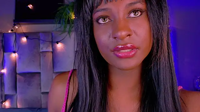 Snapshot of nahomi_campbell chatting on October 14, 2025, 7:47 pm nahomi campbell online show from October 14, 2025, 7:47 pm