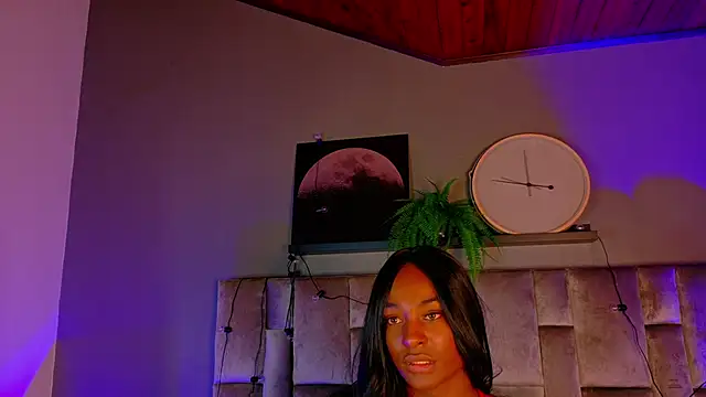 Snapshot of nahomi_campbell chatting on October 20, 2025, 7:36 pm nahomi campbell online show from October 20, 2025, 7:36 pm