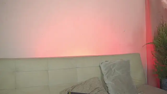 roselinedior online show from March 19, 2025, 4:13 pm