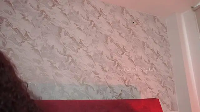 roselinedior online show from September 17, 2025, 2:08 pm