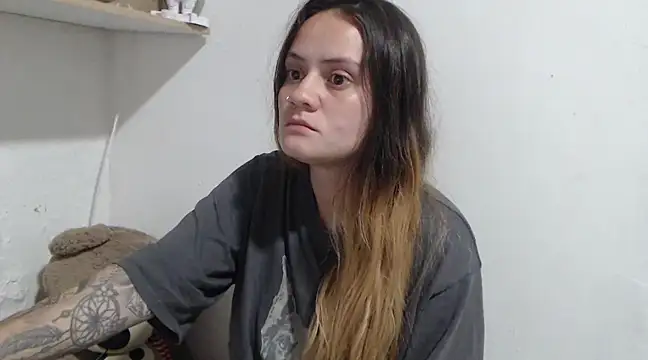 mia sepulveda  online show from February 12, 2025, 3:40 am