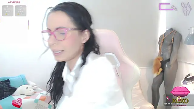 sasha mom69  online show from October 19, 2025, 3:04 pm