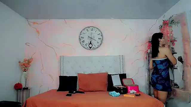 maria camilacms online show from December 15, 2025, 6:14 pm