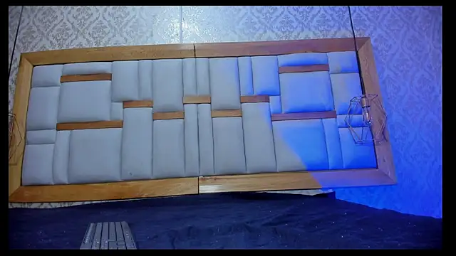 arl chloee online show from November 5, 2025, 3:09 am