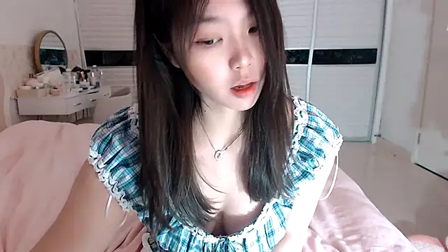 -Lucky Girl online show from March 19, 2025, 12:59 am