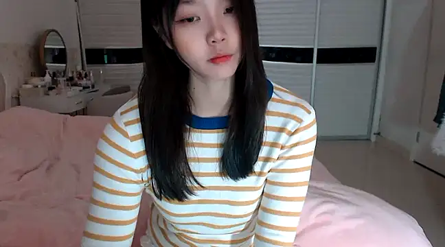 -Lucky Girl online show from March 20, 2025, 1:13 am
