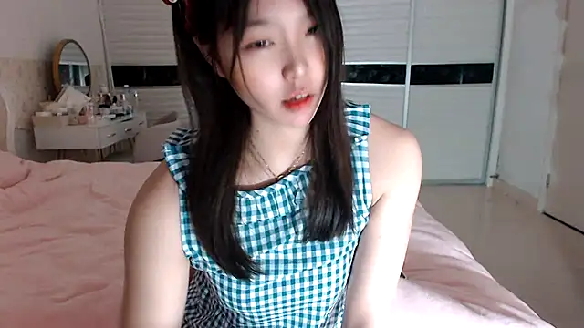 -Lucky Girl online show from March 19, 2025, 12:12 pm