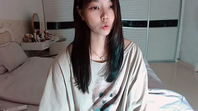 -Lucky Girl online show from May 26, 2026, 2:20 am