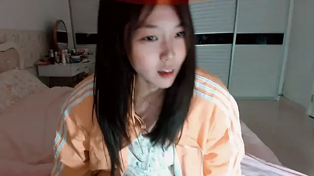 -Lucky Girl online show from April 11, 2026, 2:30 am