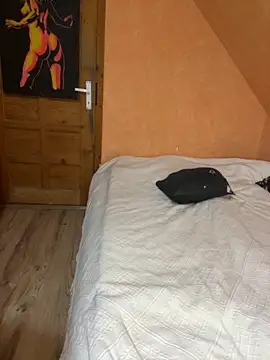 tmona1917 online show from October 7, 2025, 8:15 am