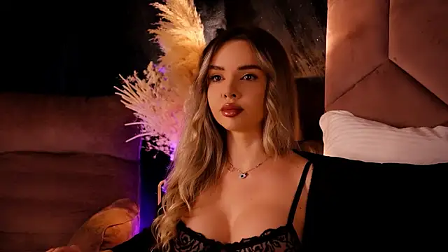 KatyaBelle online show from October 6, 2025, 7:58 pm