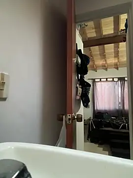 emmyjhonson07 online show from March 9, 2026, 1:03 pm