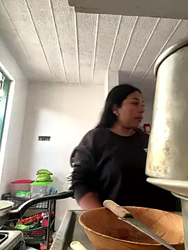 emmyjhonson07 online show from January 16, 2026, 4:33 pm