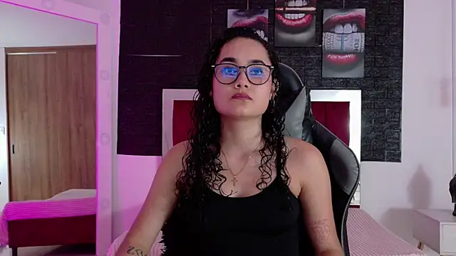 Snapshot of kathy1_sc chatting on September 17, 2025, 8:33 pm kathy1 sc online show from September 17, 2025, 8:33 pm