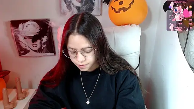 Snapshot of SamanthaRoldaan chatting on October 27, 2025, 2:40 pm SamanthaRoldaan online show from October 27, 2025, 2:40 pm