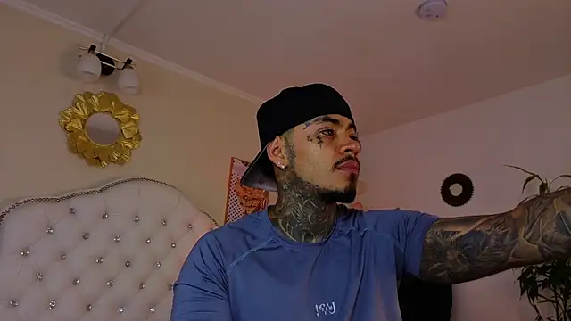 JordanSmiith  online show from November 4, 2025, 9:18 pm