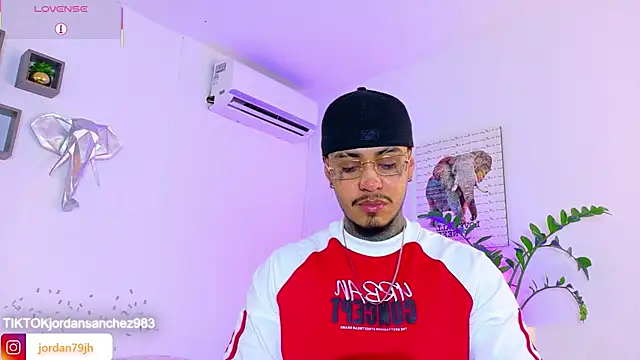 JordanSmiith  online show from May 16, 2026, 8:52 pm