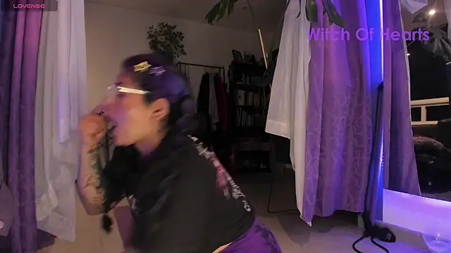 witchviolet online show from July 4, 2026, 1:45 am