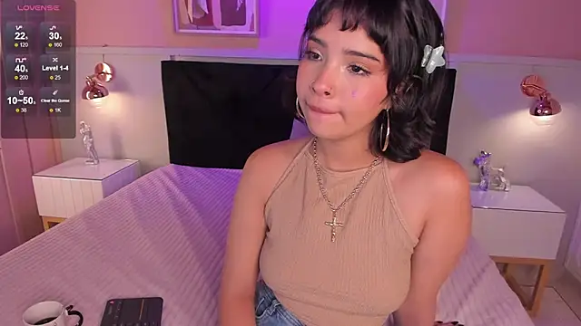 Snapshot of chloe_watson_ chatting on June 5, 2026, 7:52 pm chloe watson online show from June 5, 2026, 7:52 pm