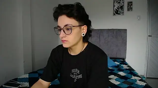 linda 33 online show from February 4, 2026, 3:29 pm