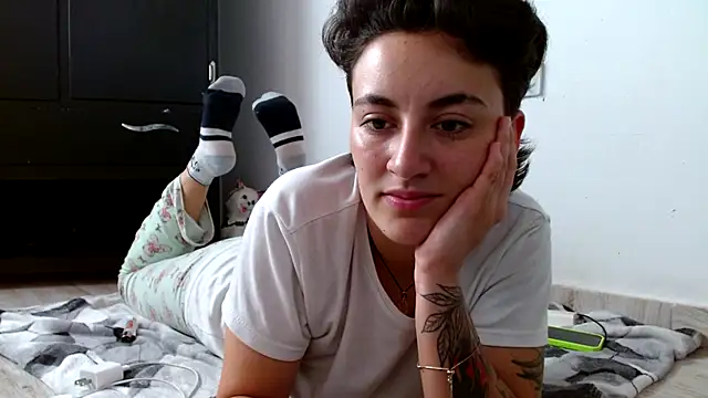 linda 33 online show from October 17, 2025, 8:43 pm