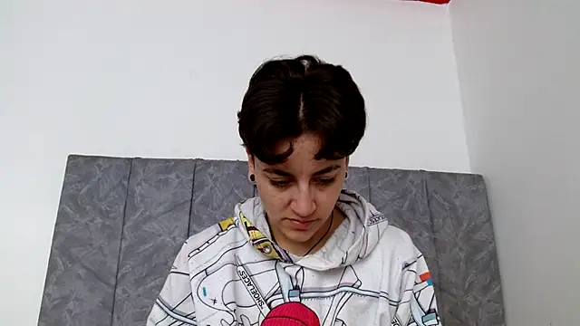 linda 33 online show from October 12, 2025, 2:18 pm