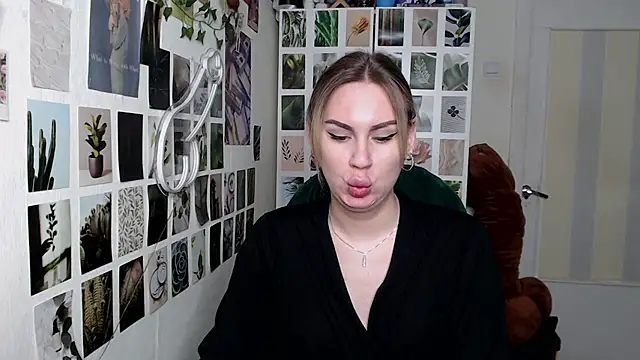 CapriScorpion online show from October 2, 2025, 9:23 am