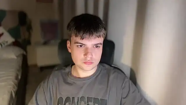 Snapshot of superfluboy_ chatting on November 9, 2025, 2:10 pm superfluboy online show from November 9, 2025, 2:10 pm