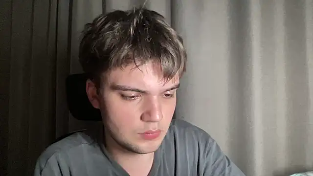 Snapshot of superfluboy_ chatting on October 29, 2025, 9:36 pm superfluboy online show from October 29, 2025, 9:36 pm