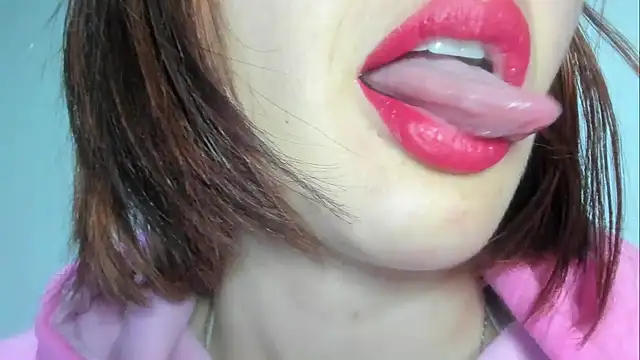 queen fetish online show from February 24, 2026, 9:54 am