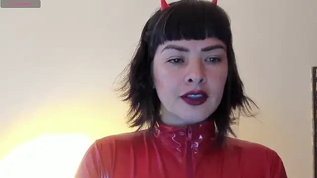 Snapshot of queen_fetish chatting on November 15, 2025, 8:02 pm queen fetish online show from November 15, 2025, 8:02 pm