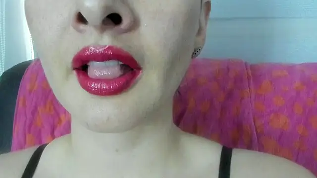 Snapshot of queen_fetish chatting on June 25, 2026, 4:01 pm queen fetish online show from June 25, 2026, 4:01 pm