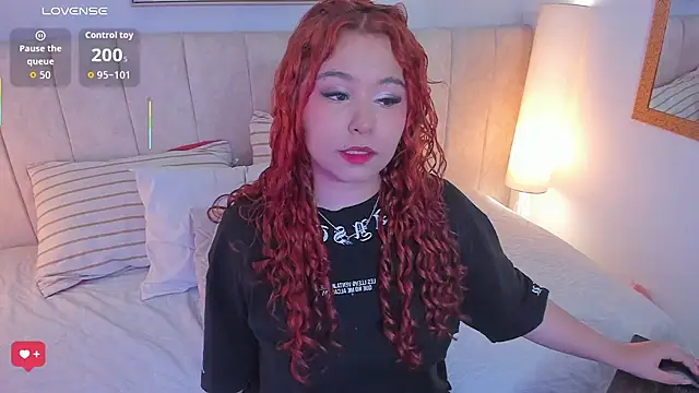 Snapshot of Atenea_cuteee chatting on February 19, 2026, 2:08 am Atenea cuteee online show from February 19, 2026, 2:08 am