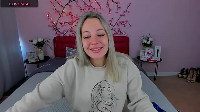 Snapshot of DanikaMorri chatting on February 13, 2025, 7:13 am DanikaMorri online show from February 13, 2025, 7:13 am
