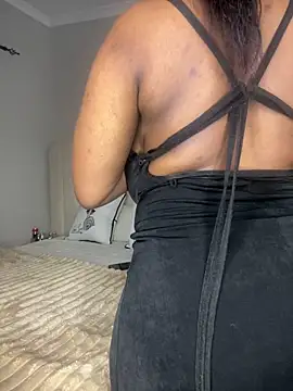 Snapshot of Bustygoddess32 chatting on February 27, 2026, 12:00 am Bustygoddess32 online show from February 27, 2026, 12:00 am