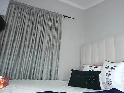 Bustygoddess32 online show from November 26, 2025, 12:54 am