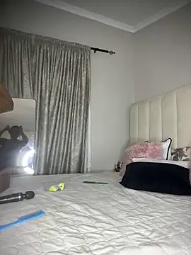 Bustygoddess32 online show from December 21, 2025, 10:21 pm