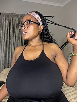 Snapshot of Bustygoddess32 chatting on February 13, 2026, 1:27 am Bustygoddess32 online show from February 13, 2026, 1:27 am