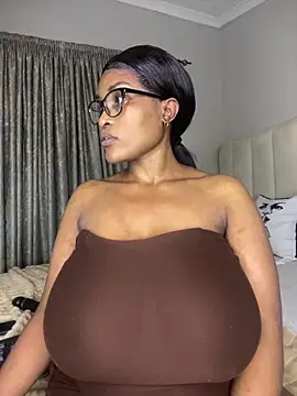 Snapshot of Bustygoddess32 chatting on February 22, 2026, 9:27 pm Bustygoddess32 online show from February 22, 2026, 9:27 pm