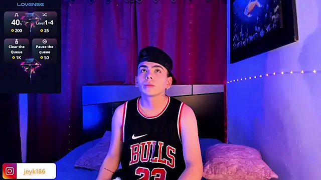 Snapshot of Jey_keler1 chatting on February 8, 2025, 1:32 am Jey keler1 online show from February 8, 2025, 1:32 am