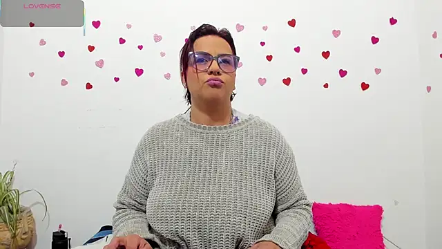 Snapshot of hazel_34 chatting on January 17, 2026, 8:51 am hazel 34 online show from January 17, 2026, 8:51 am