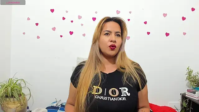 hazel 34 online show from October 3, 2025, 9:55 am