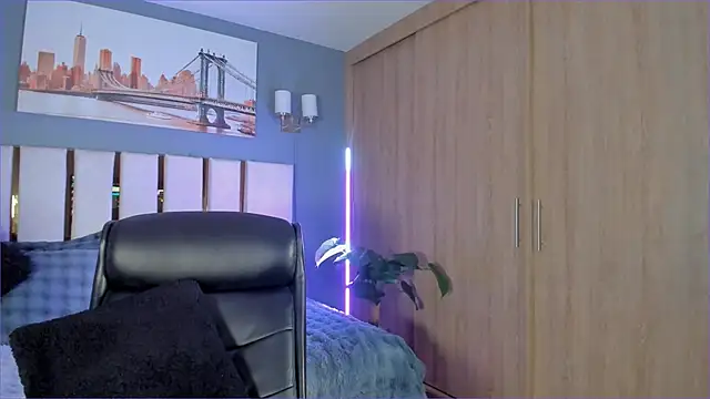 Snapshot of Bambi_gurl chatting on November 12, 2025, 12:15 am Bambi gurl online show from November 12, 2025, 12:15 am