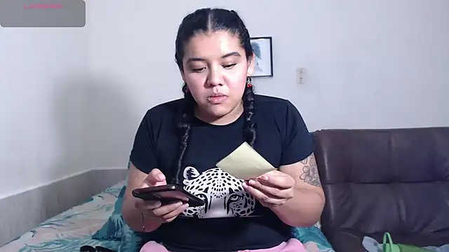 agata 22 online show from February 9, 2026, 4:43 am