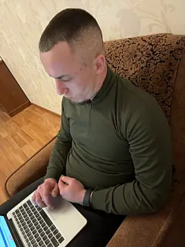 Snapshot of KristiDan chatting on March 9, 2026, 9:40 pm KristiDan online show from March 9, 2026, 9:40 pm