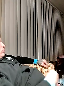 fukurbutt online show from December 4, 2024, 12:19 pm