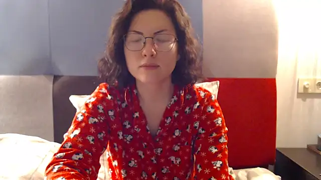 Snapshot of vaders_daughter chatting on February 12, 2025, 8:29 pm vaders daughter online show from February 12, 2025, 8:29 pm