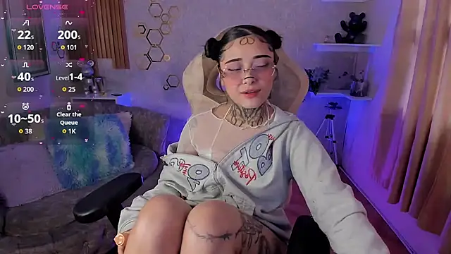 Snapshot of mia_catt05 chatting on January 31, 2026, 7:34 pm mia catt05 online show from January 31, 2026, 7:34 pm