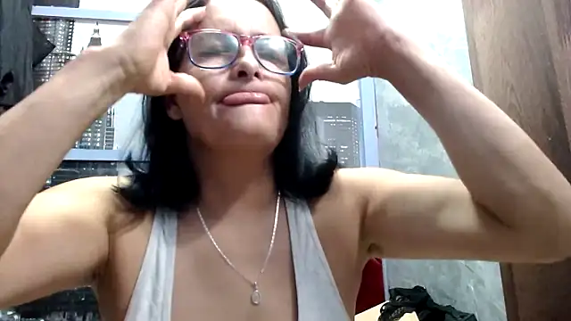 Nastylatinaxxx online show from April 6, 2026, 12:17 pm